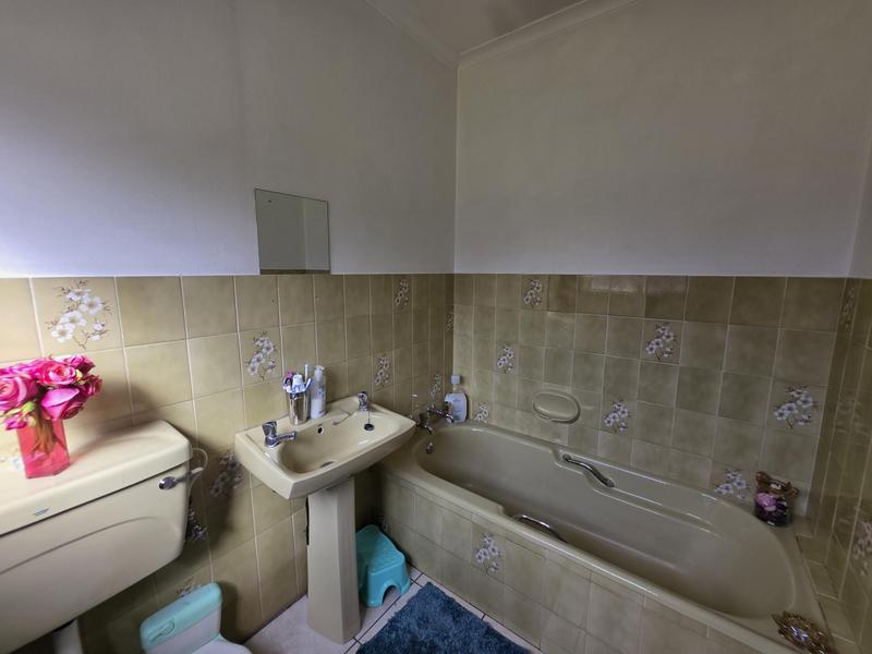 3 Bedroom Property for Sale in Brackendowns Gauteng
