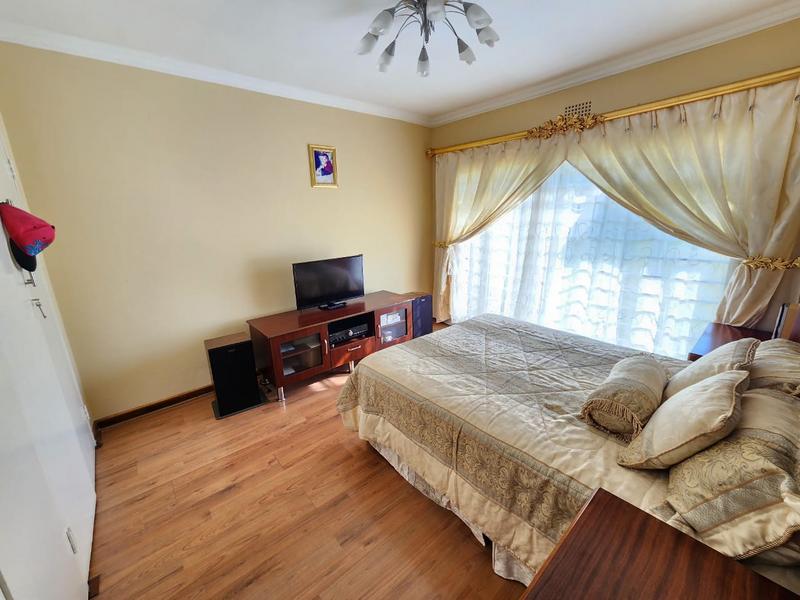 5 Bedroom Property for Sale in Brackenhurst Gauteng