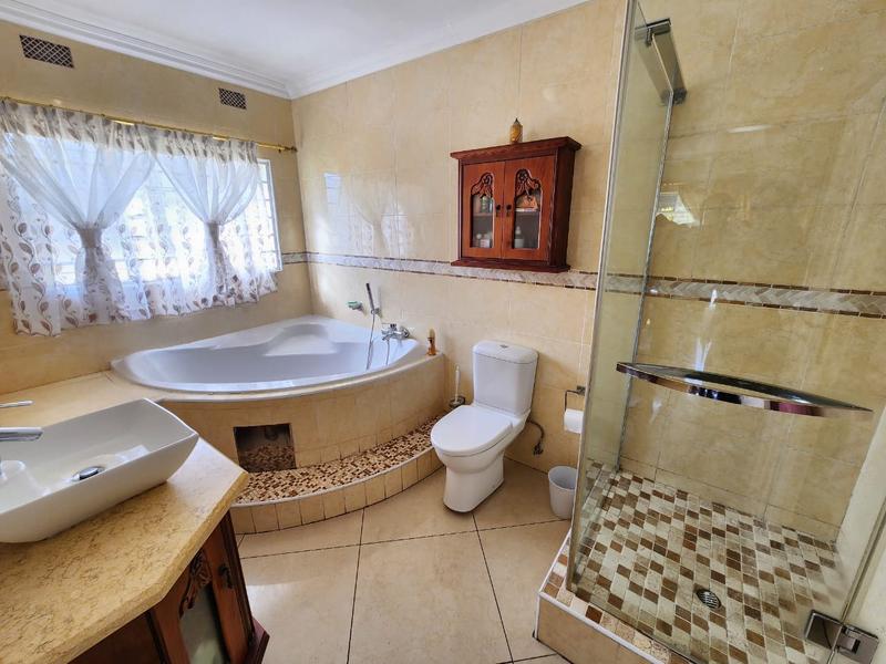 5 Bedroom Property for Sale in Brackenhurst Gauteng