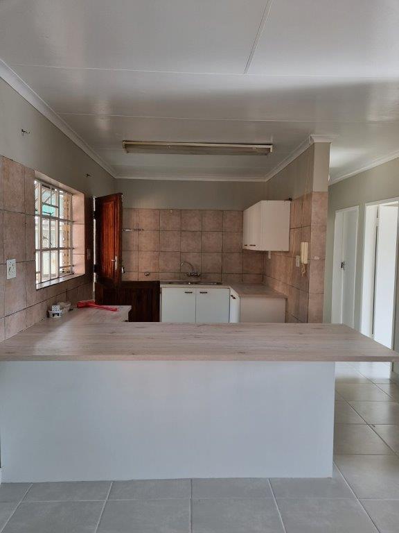 To Let 3 Bedroom Property for Rent in Petersfield Gauteng