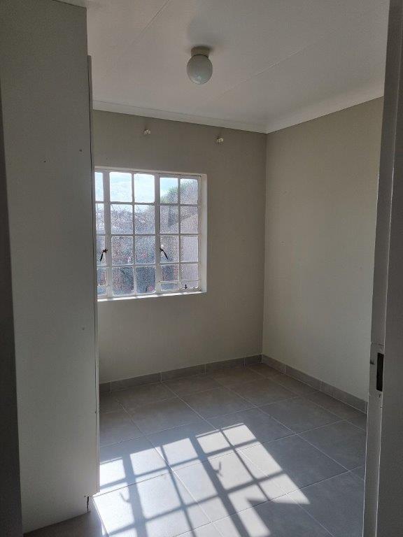 To Let 3 Bedroom Property for Rent in Petersfield Gauteng