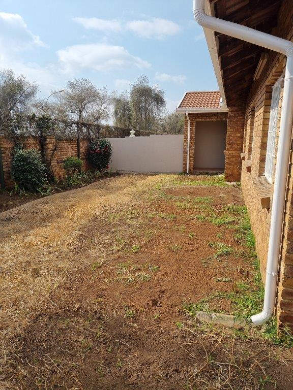 To Let 3 Bedroom Property for Rent in Petersfield Gauteng