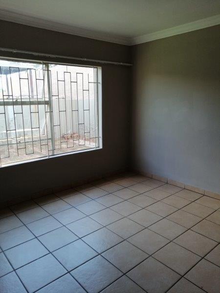 3 Bedroom Property for Sale in Denneoord Gauteng