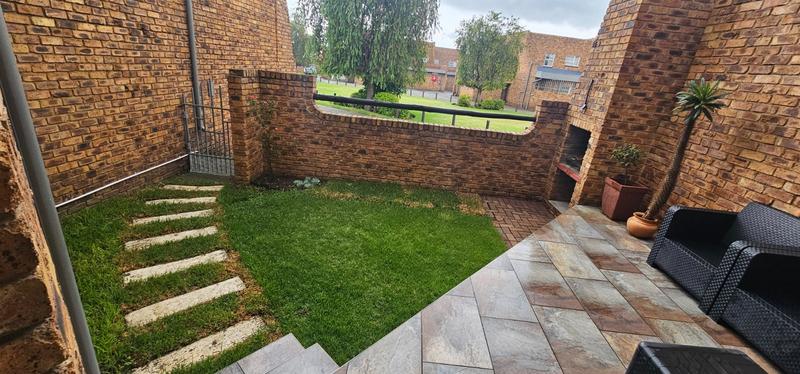 3 Bedroom Property for Sale in Petersfield Gauteng