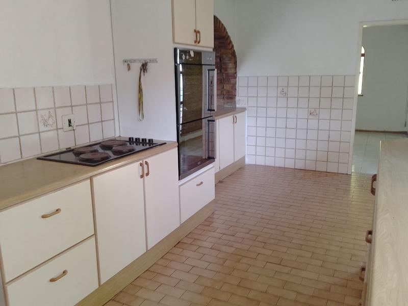 5 Bedroom Property for Sale in Petersfield Gauteng