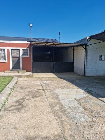 6 Bedroom Property for Sale in Nooitgedacht Gauteng