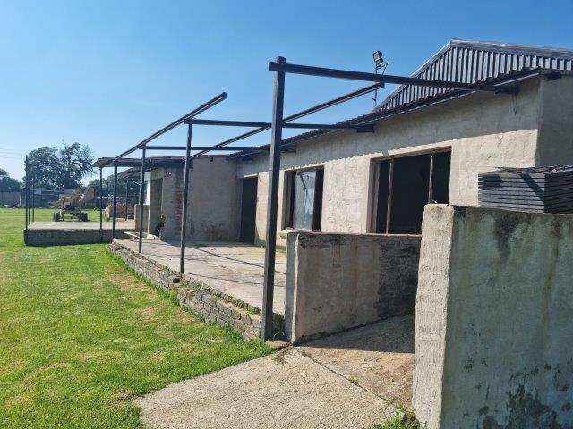 6 Bedroom Property for Sale in Nooitgedacht Gauteng