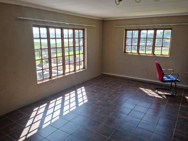 6 Bedroom Property for Sale in Nooitgedacht Gauteng