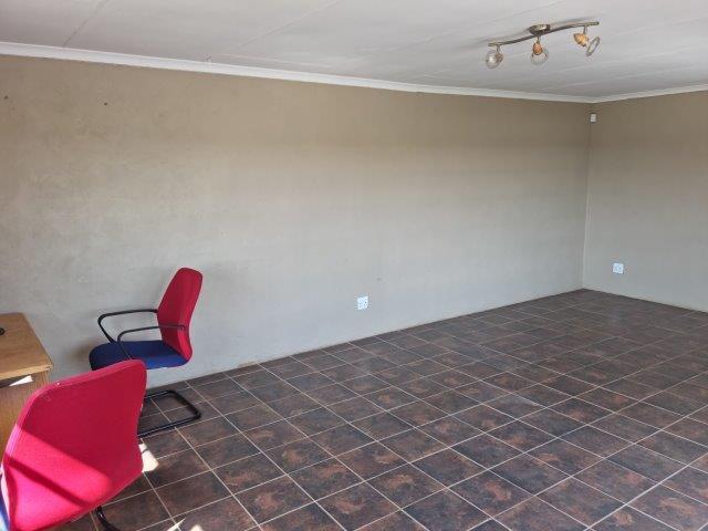 6 Bedroom Property for Sale in Nooitgedacht Gauteng