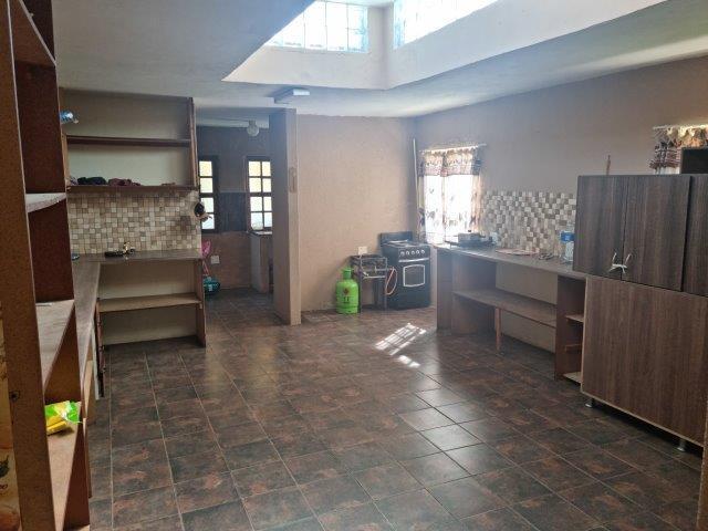 6 Bedroom Property for Sale in Nooitgedacht Gauteng