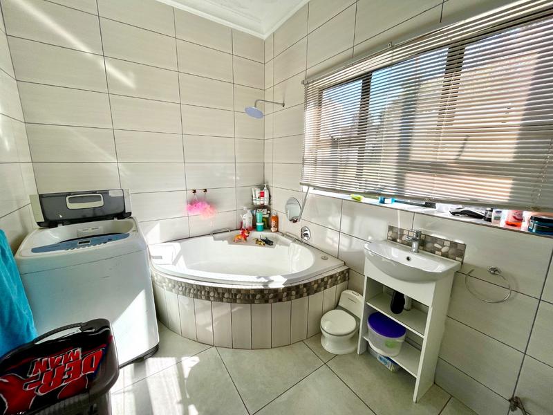 2 Bedroom Property for Sale in Krugersdorp North Gauteng