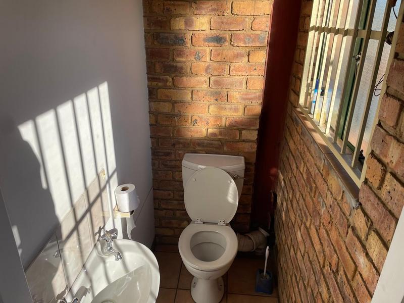 To Let Commercial Property for Rent in Hennopspark Gauteng
