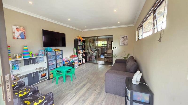 4 Bedroom Property for Sale in Buurendal Gauteng