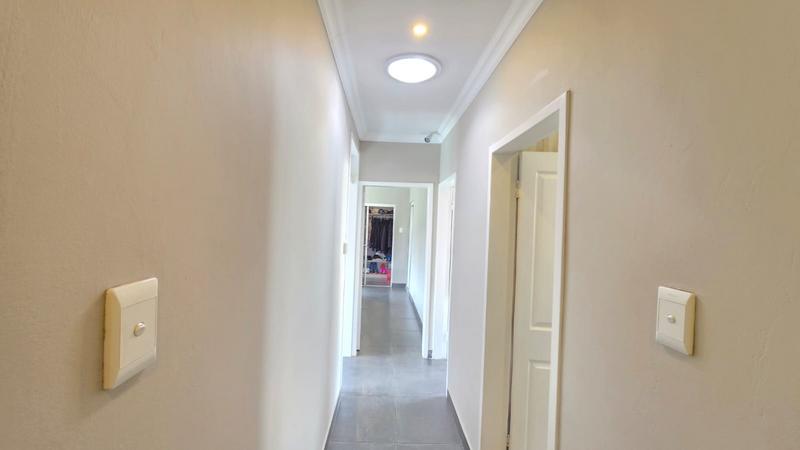 4 Bedroom Property for Sale in Buurendal Gauteng
