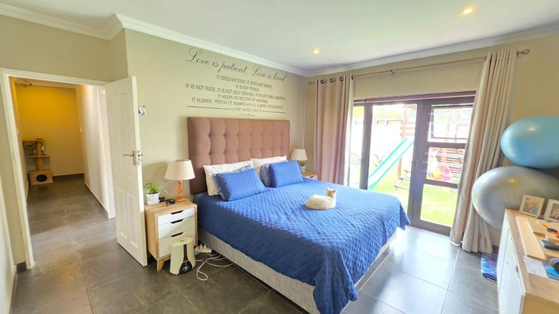 4 Bedroom Property for Sale in Buurendal Gauteng