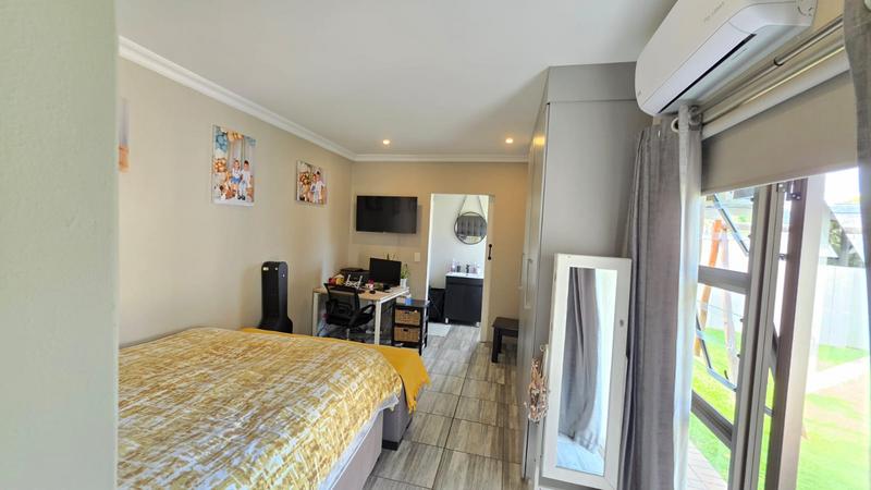 4 Bedroom Property for Sale in Buurendal Gauteng
