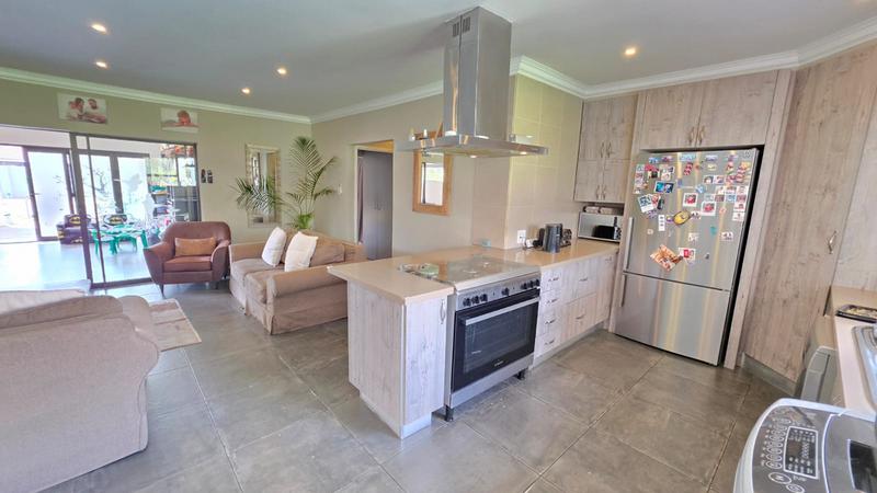4 Bedroom Property for Sale in Buurendal Gauteng