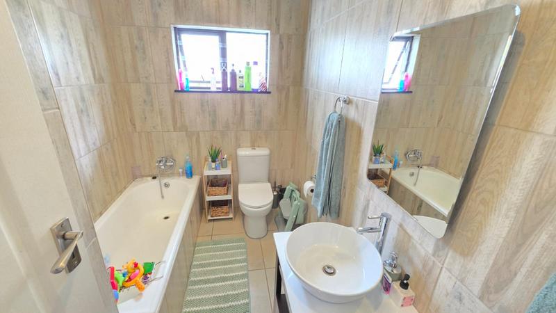 4 Bedroom Property for Sale in Buurendal Gauteng