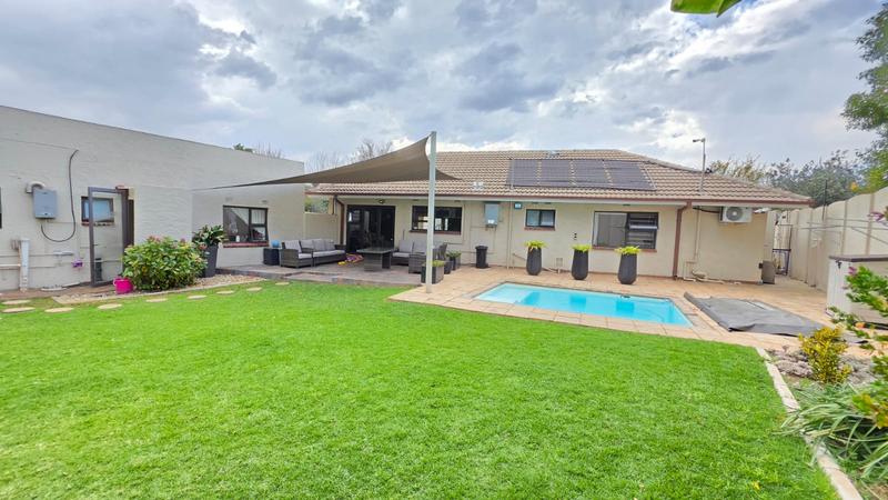 4 Bedroom Property for Sale in Buurendal Gauteng