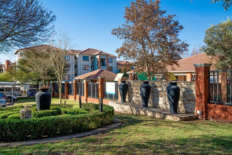 To Let 3 Bedroom Property for Rent in Greenstone Hill Gauteng