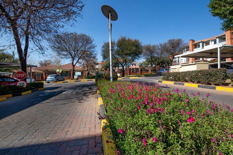 To Let 3 Bedroom Property for Rent in Greenstone Hill Gauteng
