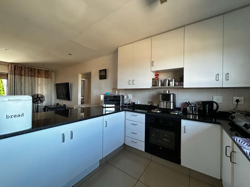 2 Bedroom Property for Sale in Vorna Valley Gauteng
