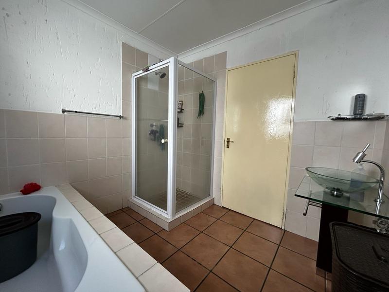 2 Bedroom Property for Sale in Vorna Valley Gauteng