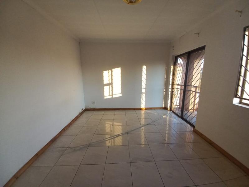 To Let 4 Bedroom Property for Rent in Laudium Gauteng