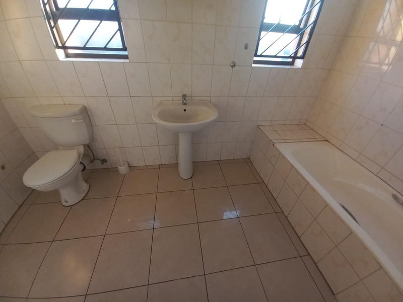 To Let 4 Bedroom Property for Rent in Laudium Gauteng