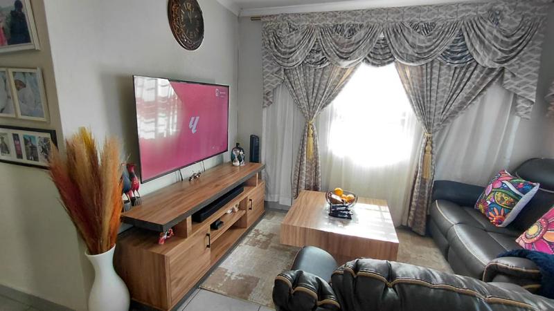3 Bedroom Property for Sale in Albertsdal Gauteng