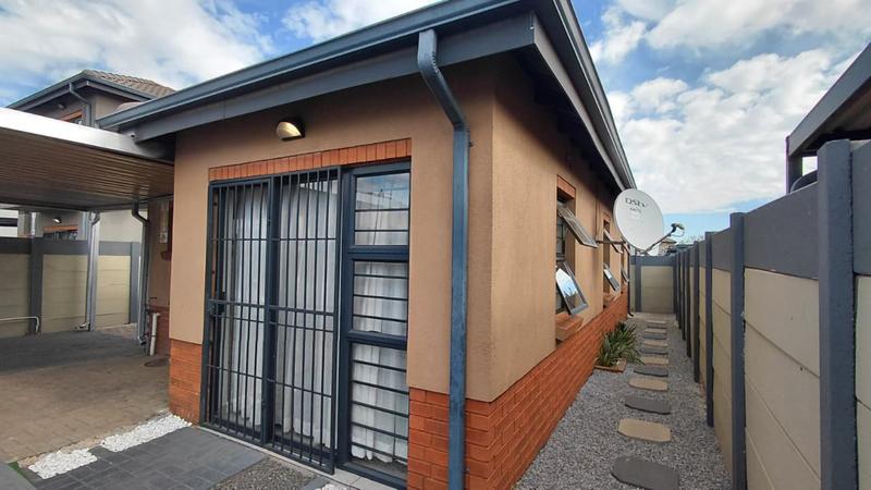3 Bedroom Property for Sale in Albertsdal Gauteng