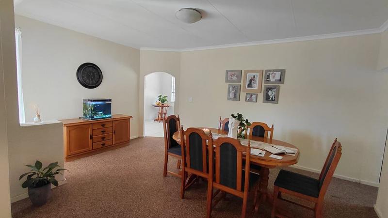 3 Bedroom Property for Sale in Brackendowns Gauteng