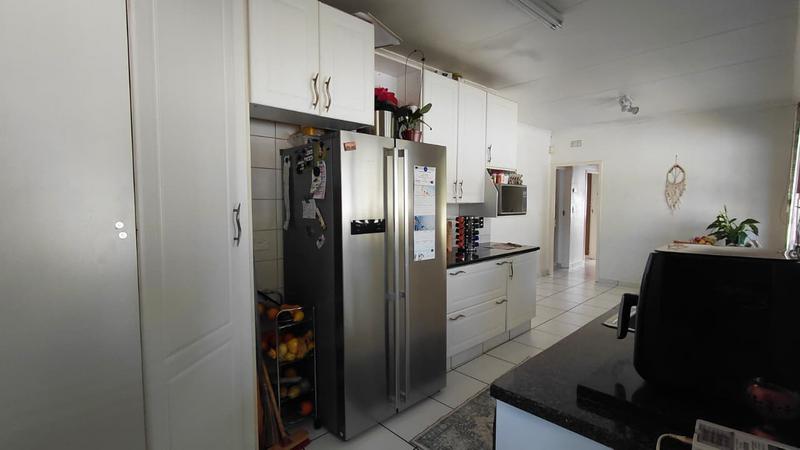 3 Bedroom Property for Sale in Brackendowns Gauteng