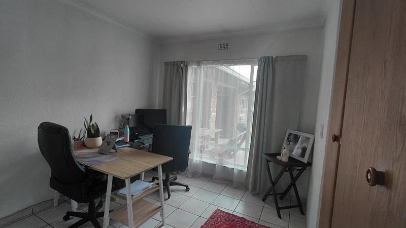 3 Bedroom Property for Sale in Brackendowns Gauteng