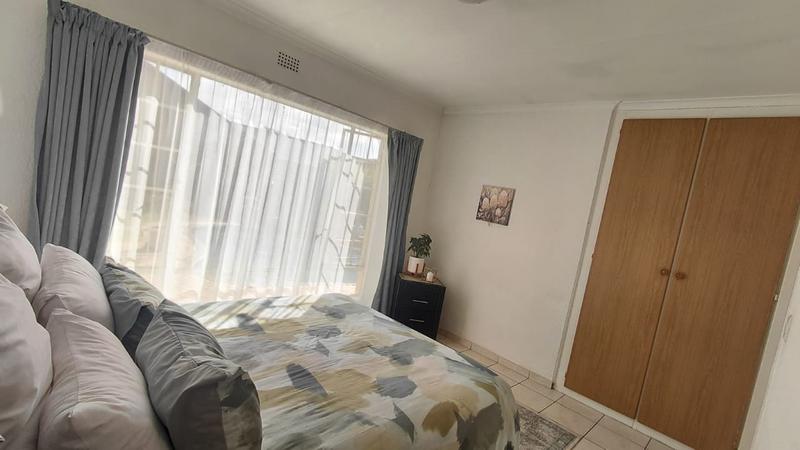 3 Bedroom Property for Sale in Brackendowns Gauteng