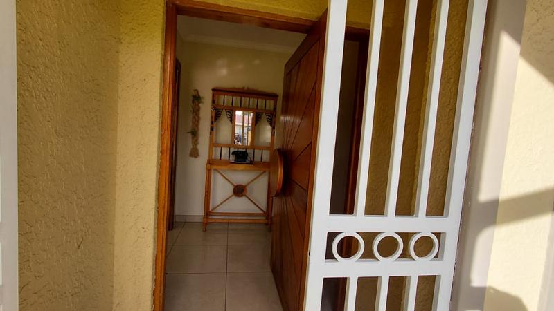 6 Bedroom Property for Sale in Brackenhurst Gauteng