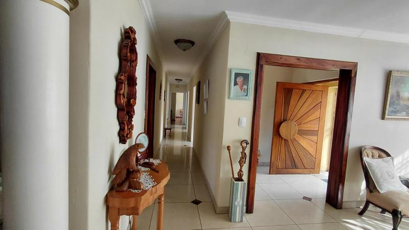 6 Bedroom Property for Sale in Brackenhurst Gauteng