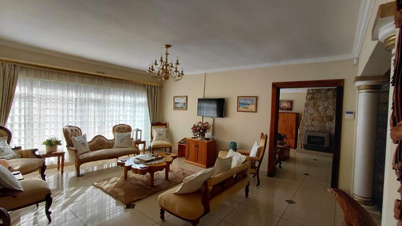 6 Bedroom Property for Sale in Brackenhurst Gauteng