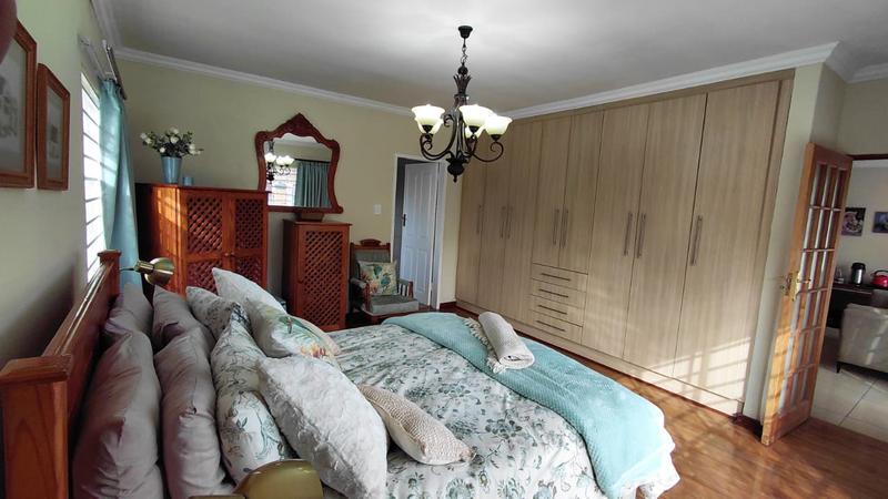 6 Bedroom Property for Sale in Brackenhurst Gauteng