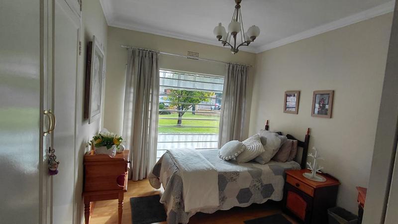 6 Bedroom Property for Sale in Brackenhurst Gauteng