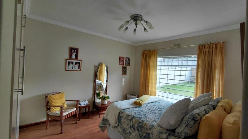 6 Bedroom Property for Sale in Brackenhurst Gauteng