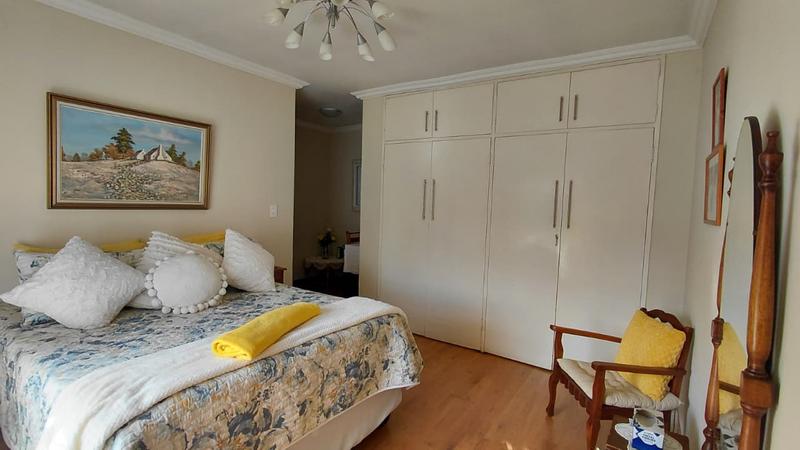 6 Bedroom Property for Sale in Brackenhurst Gauteng