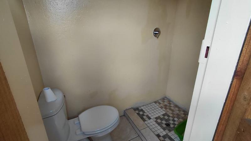 6 Bedroom Property for Sale in Brackenhurst Gauteng
