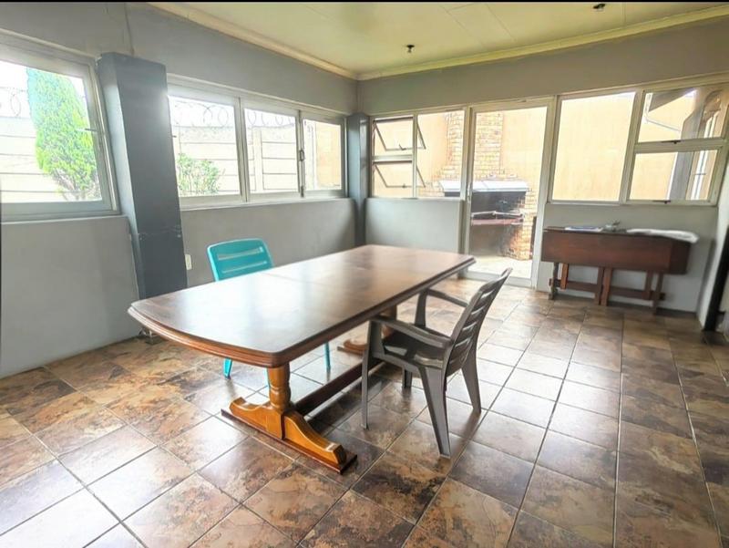 5 Bedroom Property for Sale in Lodeyko Gauteng
