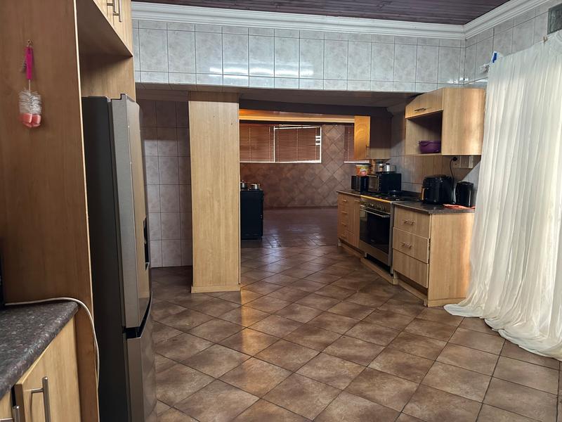 5 Bedroom Property for Sale in Selcourt Gauteng