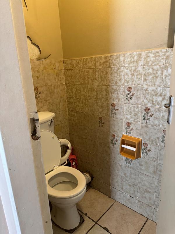 5 Bedroom Property for Sale in Selcourt Gauteng