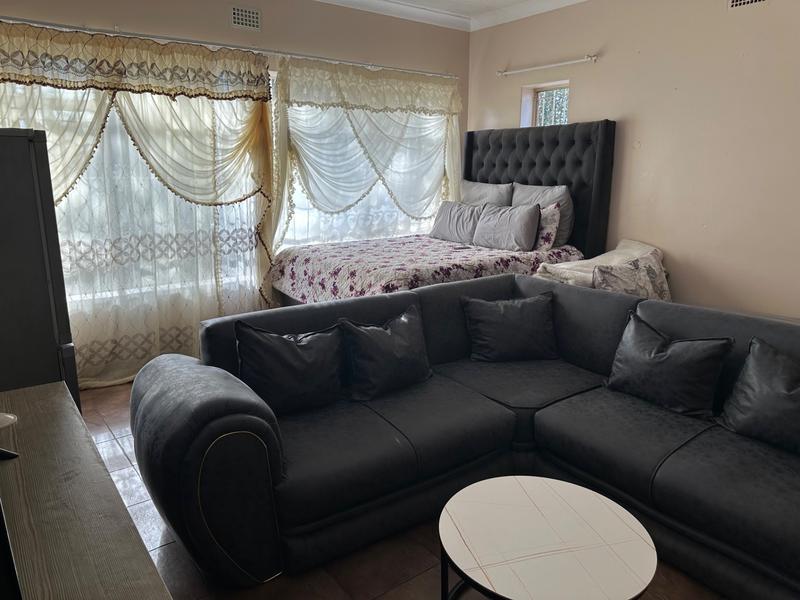 5 Bedroom Property for Sale in Selcourt Gauteng