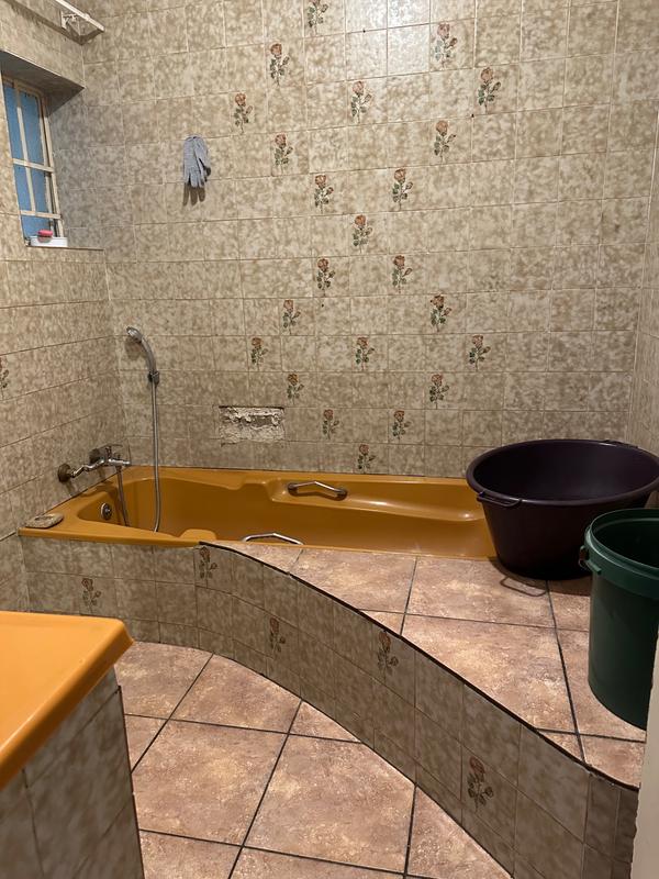 5 Bedroom Property for Sale in Selcourt Gauteng
