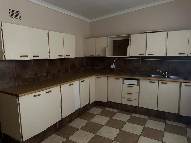 5 Bedroom Property for Sale in Selcourt Gauteng