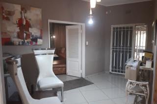 7 Bedroom Property for Sale in Bramley View Gauteng